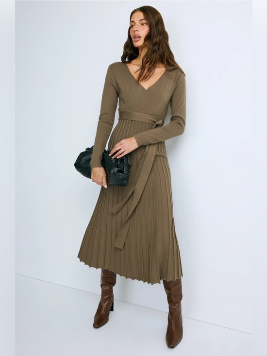 Area Stars Dresses & Skirts - Tie-Waist Long Sleeve V-Neck Midi Dress in Olive